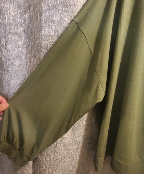 Shirt - Picture 3 of 5